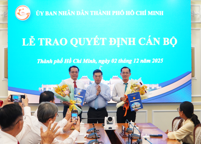 UBND TPHCM điều động, bổ nhiệm nhiều cán bộ - Ảnh 1.