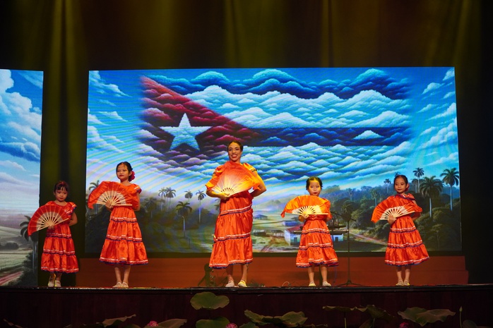 Kỷ niệm 65 năm ngày thiết lập quan hệ ngoại giao giữa Việt Nam và Cuba  - Ảnh 9.