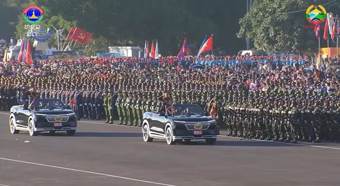Diễu binh hoành tráng kỷ niệm 50 năm Quốc khánh Lào - Ảnh 13.