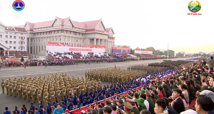 Diễu binh hoành tráng kỷ niệm 50 năm Quốc khánh Lào - Ảnh 3.