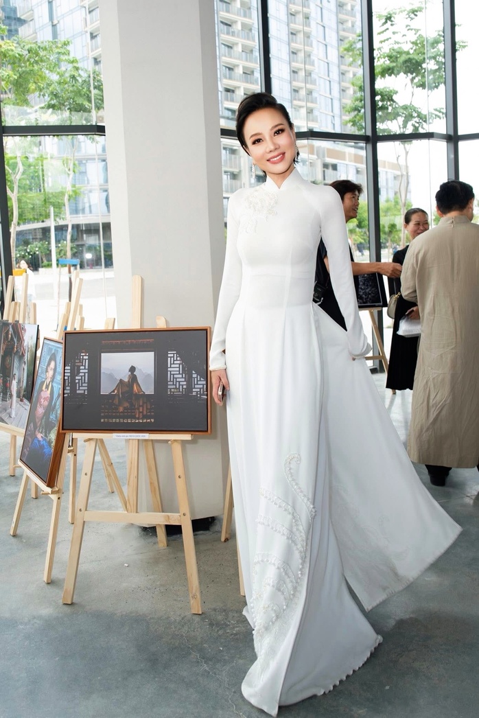 &Aacute; hậu -si&ecirc;u mẫu Dương Yến Ngọc: "T&ocirc;i quay trở lại lần n&agrave;y thấy biết ơn hơn l&agrave; h&agrave;o hứng" - Ảnh 2.