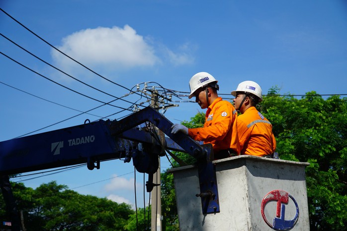 Tổng C&ocirc;ng ty Điện lực TP HCM: Bảo đảm cấp điện ổn định dịp lễ, Tết - Ảnh 1.