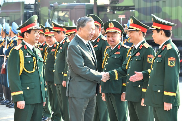 QUÂN ĐỘI NHÂN DÂN VỮNG BƯỚC DƯỚI CỜ ĐẢNG QUANG VINH - Ảnh 1.