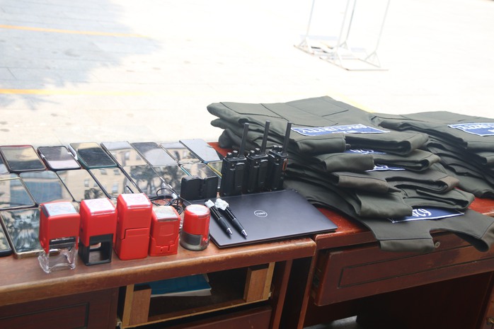 C&ocirc;ng an TPHCM bắt Hồ Th&agrave;nh Được - Ảnh 8.