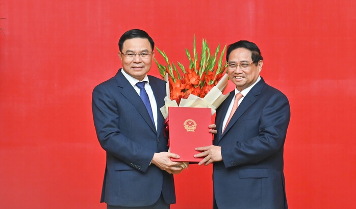 Quyền Bộ trưởng Bộ C&ocirc;ng Thương L&ecirc; Mạnh H&ugrave;ng cam kết nỗ lực ph&aacute;t triển ng&agrave;nh kinh tế - Ảnh 1.