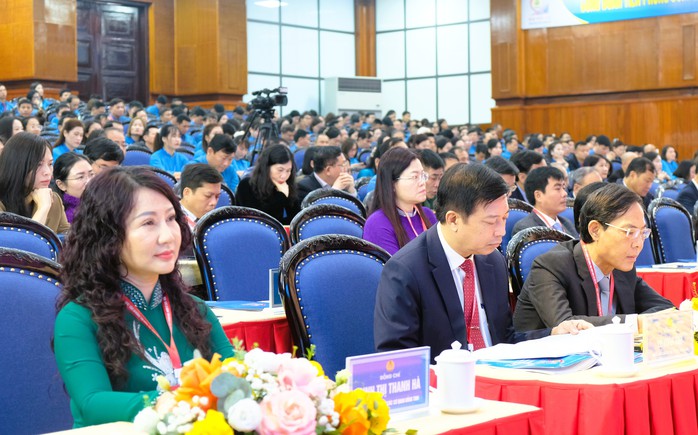 Khai mạc Đại hội C&ocirc;ng đo&agrave;n tỉnh Thanh H&oacute;a lần thứ XXI - Ảnh 4.