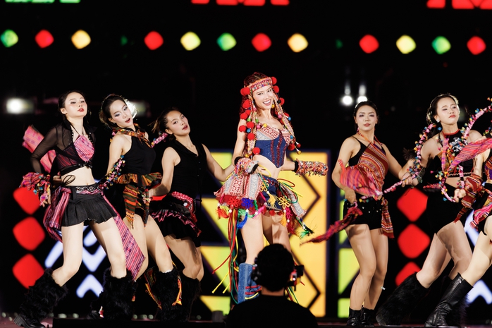 Y Concert 2025: qu&aacute; ấn tượng v&agrave; tự h&agrave;o  - Ảnh 10.