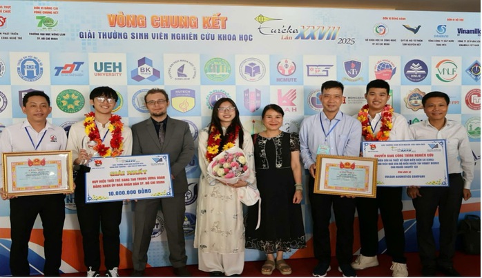 Nghi&ecirc;n cứu khoa học sinh vi&ecirc;n: Hiện thực h&oacute;a Nghị quyết 57-NQ/TW, từ giảng đường đến thực tiễn - Ảnh 2.