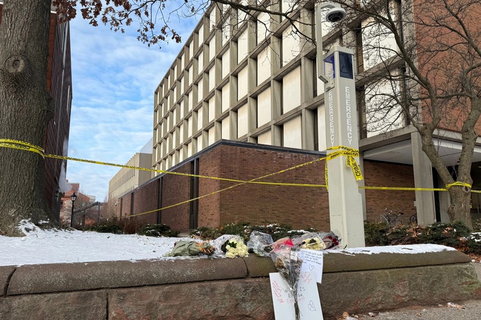 Những tiếng s&uacute;ng &aacute;m ảnh to&agrave;n cầu - Ảnh 1.