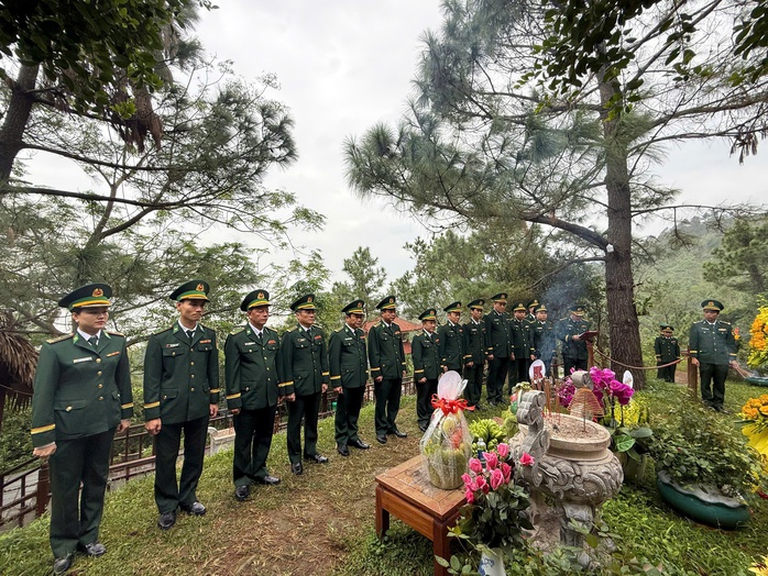 Th&agrave;nh k&iacute;nh tưởng niệm Đại tướng V&otilde; Nguy&ecirc;n Gi&aacute;p tại Vũng Ch&ugrave;a - Đảo Yến - Ảnh 5.