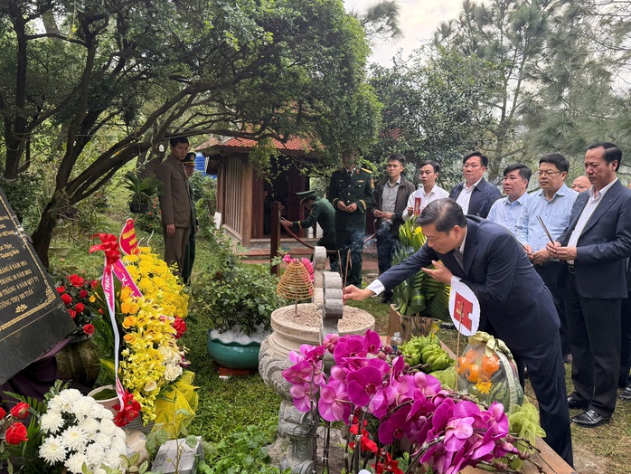 Th&agrave;nh k&iacute;nh tưởng niệm Đại tướng V&otilde; Nguy&ecirc;n Gi&aacute;p tại Vũng Ch&ugrave;a - Đảo Yến - Ảnh 3.