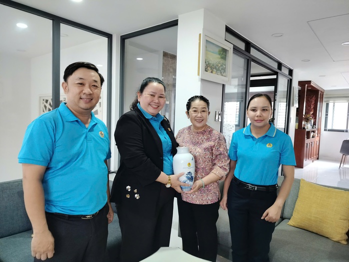 LĐLĐ TPHCM thăm, tri &acirc;n những đ&oacute;ng g&oacute;p của l&atilde;nh đạo TP HCM c&aacute;c thời kỳ - Ảnh 1.