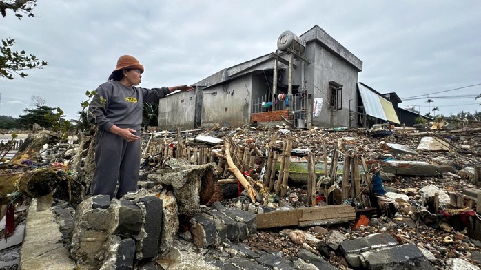 K&egrave; biển h&agrave;ng chục tỉ đồng chưa nghiệm thu đ&atilde; hỏng nặng - Ảnh 3.
