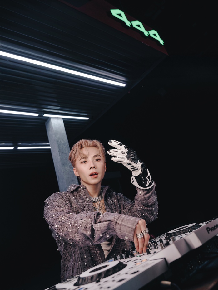 Orange gọi WOKEUP "ch&aacute;y m&aacute;y", nhan sắc n&oacute;ng bỏng kh&oacute; m&agrave; rời mắt  - Ảnh 3.