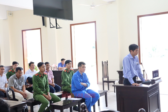 Cần Thơ: 7 Cựu l&atilde;nh đạo hầu t&ograve;a v&igrave; bồi thường sai quy định - Ảnh 1.