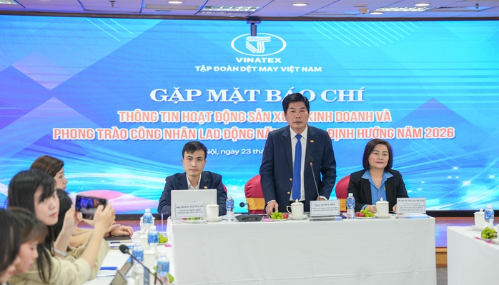 Vượt "s&oacute;ng" thuế quan của Mỹ, "&ocirc;ng lớn" dệt may l&atilde;i 1.355 tỉ đồng năm 2025 - Ảnh 1.