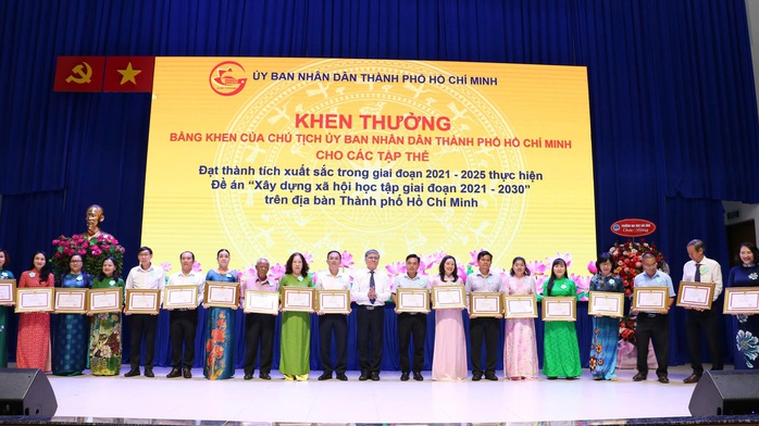 TPHCM dẫn đầu cả nước về quy m&ocirc; triển khai gi&aacute;o dục số - Ảnh 2.