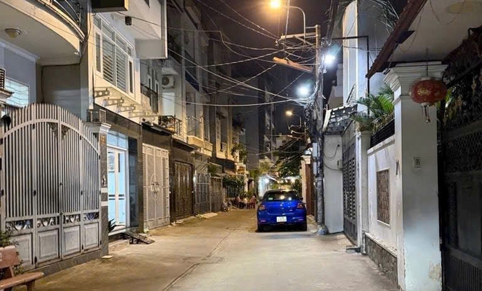 Nh&agrave; trong hẻm kh&oacute; b&aacute;n - Ảnh 2.