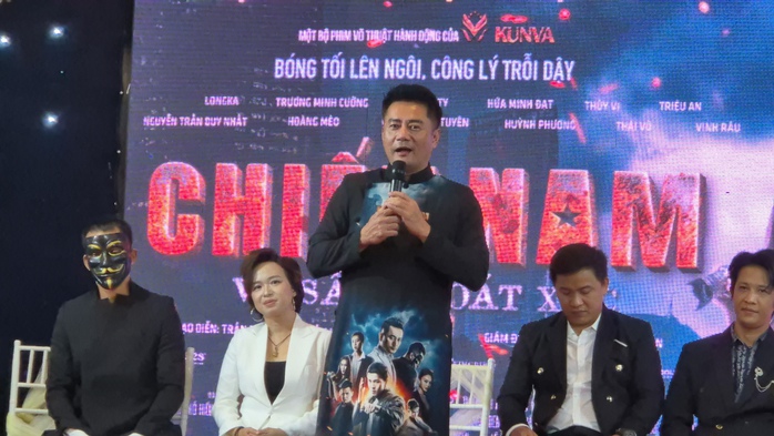 Trương Minh Cường "hy sinh" một c&aacute;nh tay v&igrave; m&ecirc; đ&aacute;nh đấm, h&agrave;nh động - Ảnh 3.