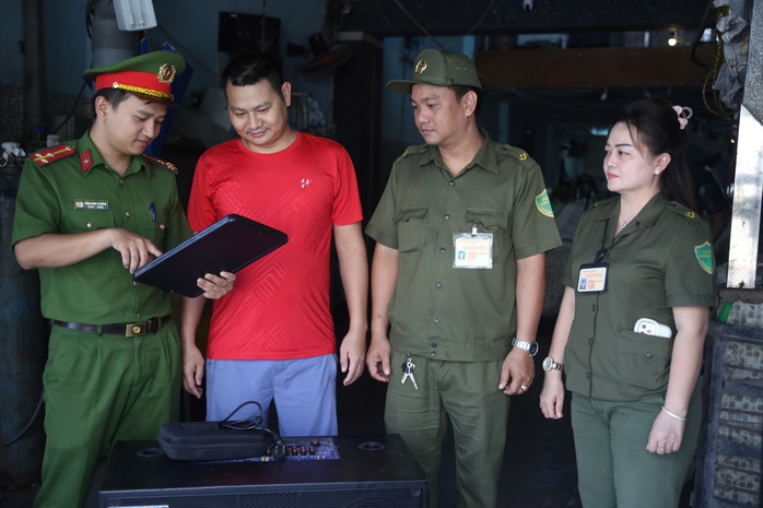 Loa kẹo k&eacute;o hết l&agrave;m phiền, x&oacute;m giềng an giấc: Chứng cứ h&oacute;a bằng c&ocirc;ng nghệ v&agrave; nh&acirc;n chứng - Ảnh 1.