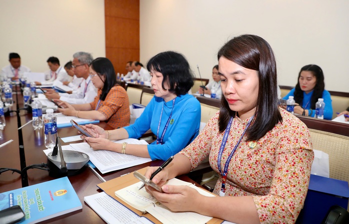 Người lao động mong được tiếp cận nh&agrave; ở x&atilde; hội, kh&aacute;m sức khỏe miễn ph&iacute;... - Ảnh 3.