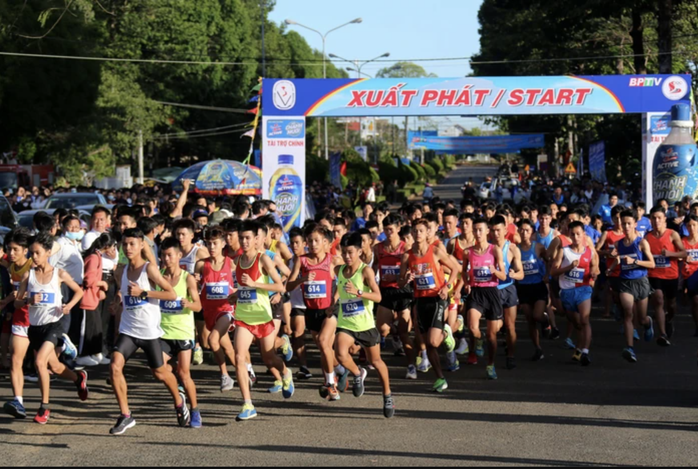 2.000 vận động vi&ecirc;n "Chinh phục đỉnh cao B&agrave; R&aacute;" năm 2026 - Ảnh 2.