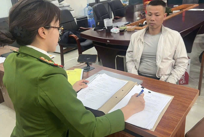 Tạm giữ t&agrave;i xế Do&atilde;n Việt Cường Sau Vụ &ocirc; t&ocirc; lật nghi&ecirc;ng tại Ng&atilde; Tư Sở - Ảnh 1.