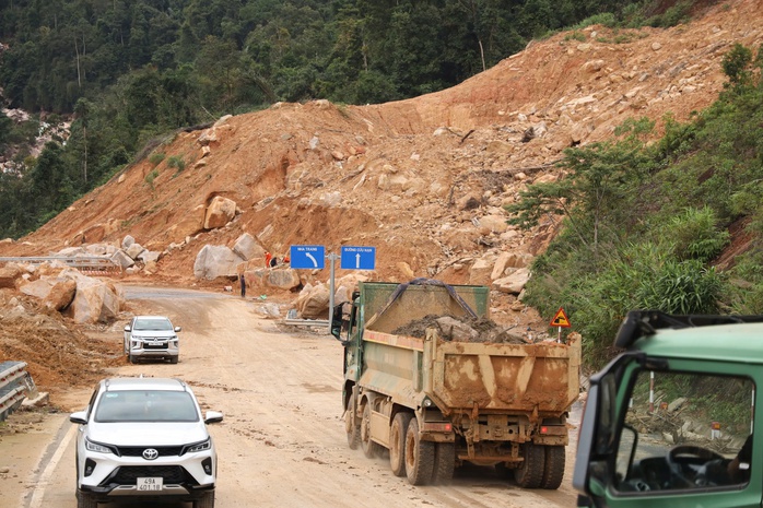 Kh&aacute;nh H&ograve;a: th&ocirc;ng xe c&oacute; điều kiện qua đ&egrave;o Kh&aacute;nh L&ecirc; từ ng&agrave;y 24-12 - Ảnh 4.