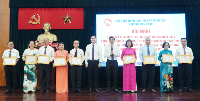 TPHCM: phường Di&ecirc;n Hồng thu ng&acirc;n s&aacute;ch vượt chỉ ti&ecirc;u; 99,96% hồ sơ được giải quyết trước hạn - Ảnh 2.