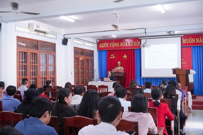 Trường ĐH Luật TPHCM n&acirc;ng cao năng lực ph&aacute;p l&yacute; ng&agrave;nh gi&aacute;o dục - Ảnh 5.