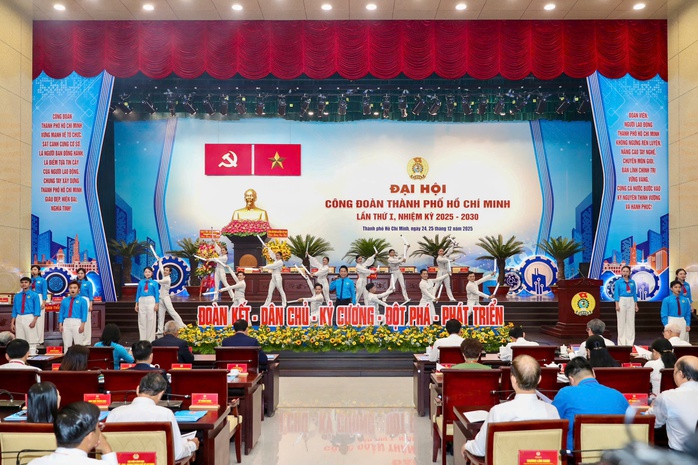 Nhiều l&atilde;nh đạo trung ương v&agrave; TPHCM đến dự Đại hội C&ocirc;ng đo&agrave;n TPHCM - Ảnh 7.