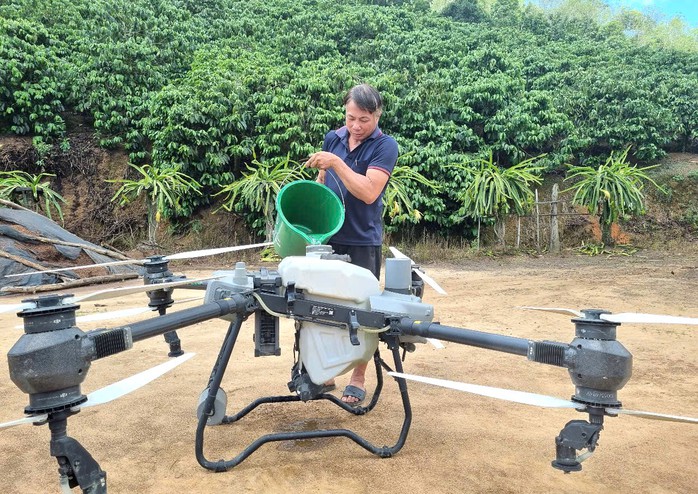 C&aacute;nh tay tr&ecirc;n kh&ocirc;ng: C&ocirc;ng nghệ drone thay đổi n&ocirc;ng nghiệp T&acirc;y Nguy&ecirc;n - Ảnh 1.