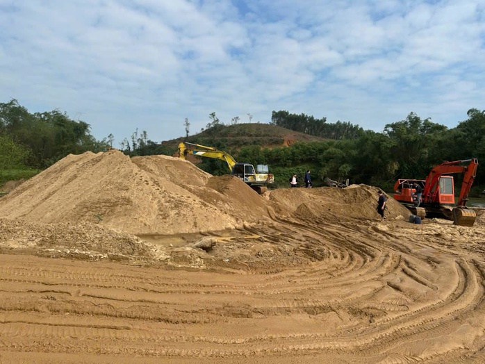 Bắt vụ khai th&aacute;c kho&aacute;ng sản tr&aacute;i ph&eacute;p lớn tại Quảng Trị - Ảnh 1.