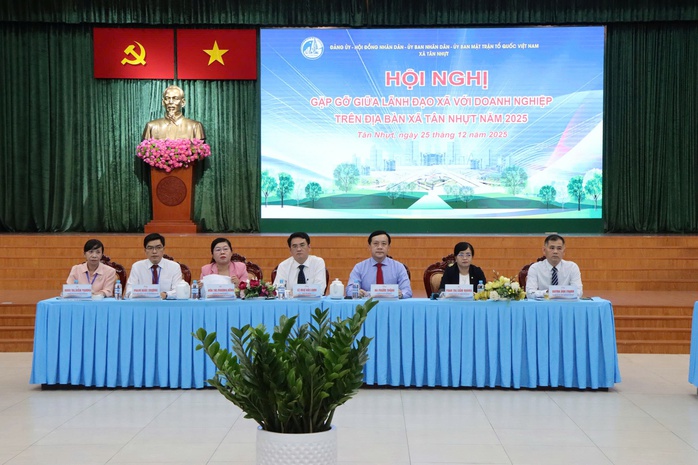 B&iacute; thư x&atilde; T&acirc;n Nhựt cam kết hỗ trợ doanh nghiệp vượt r&agrave;o cản ph&aacute;p l&yacute; - Ảnh 1.