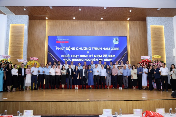 Bền bỉ 25 năm chương tr&igrave;nh &ldquo;Đưa trường học đến th&iacute; sinh&rdquo; - Ảnh 7.