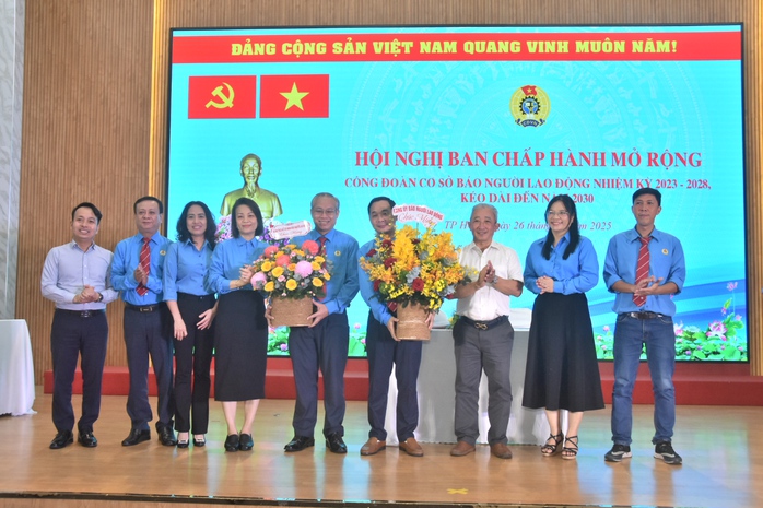 Hoạt động C&ocirc;ng đo&agrave;n lu&ocirc;n gắn với trau dồi chuy&ecirc;n m&ocirc;n - Ảnh 6.