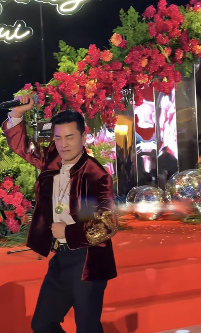 "Triển Chi&ecirc;u" Lữ Lương Vỹ g&acirc;y sốt với vẻ điển trai ở tuổi 70 - Ảnh 4.