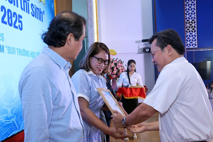 Bền bỉ 25 năm chương tr&igrave;nh &ldquo;Đưa trường học đến th&iacute; sinh&rdquo; - Ảnh 10.