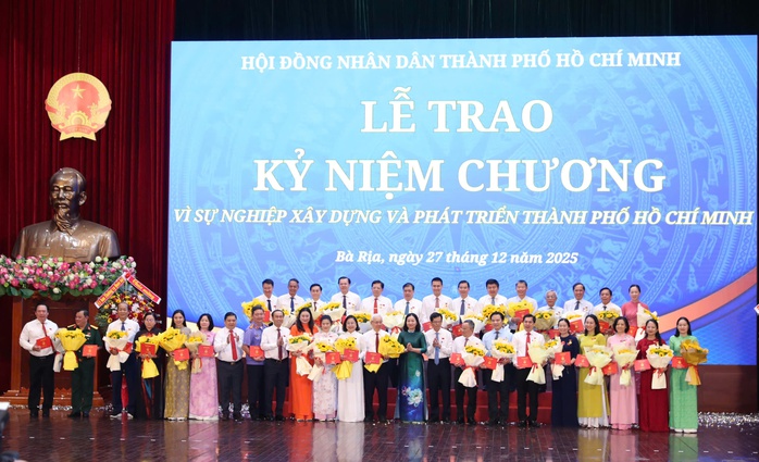 B&iacute; thư th&agrave;nh ủy TPHCM Trần Lưu Quang k&ecirc;u gọi h&agrave;nh động quyết liệt v&agrave; tr&aacute;ch nhiệm - Ảnh 10.