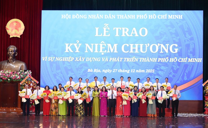 B&iacute; thư th&agrave;nh ủy TPHCM Trần Lưu Quang k&ecirc;u gọi h&agrave;nh động quyết liệt v&agrave; tr&aacute;ch nhiệm - Ảnh 11.