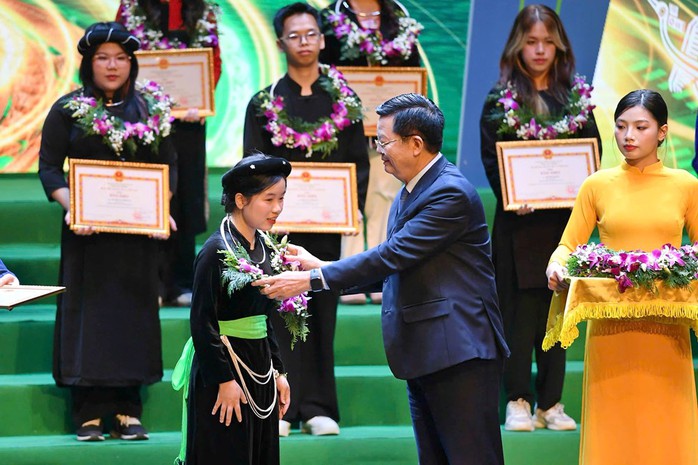 Vinh danh 150 học sinh, sinh vi&ecirc;n, thanh ni&ecirc;n d&acirc;n tộc thiểu số xuất sắc, ti&ecirc;u biểu năm 2025 - Ảnh 2.