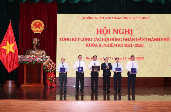 HĐND TPHCM kh&oacute;a X: Dấu ấn nhiệm kỳ vượt kh&oacute; trong bối cảnh chuyển động lớn - Ảnh 6.