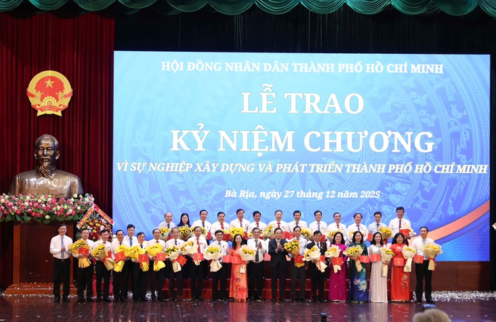 B&iacute; thư th&agrave;nh ủy TPHCM Trần Lưu Quang k&ecirc;u gọi h&agrave;nh động quyết liệt v&agrave; tr&aacute;ch nhiệm - Ảnh 7.