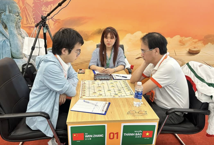 Lại L&yacute; Huynh hụt v&eacute; b&aacute;n kết, Th&agrave;nh Bảo chiến "tam anh" C&uacute;p Cờ tướng Phương Trang - Ảnh 3.