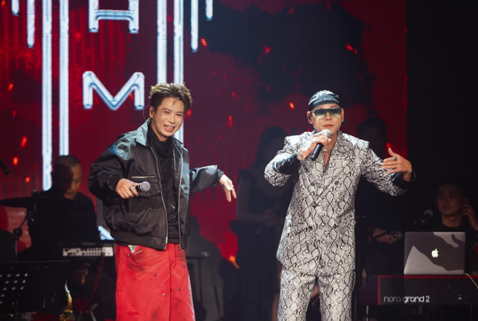 Phan Đinh T&ugrave;ng tặng NSND Tự Long nhẫn kim cương - Ảnh 4.