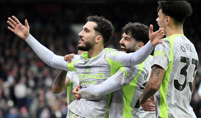 "Vua kiến tạo" Cherki hạ gục Nottingham Forest, Man City so&aacute;n ng&ocirc;i đầu Ngoại hạng - Ảnh 6.