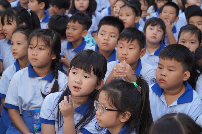 Trường học th&iacute;ch nghi khi d&ugrave;ng SGK thống nhất to&agrave;n quốc  - Ảnh 2.