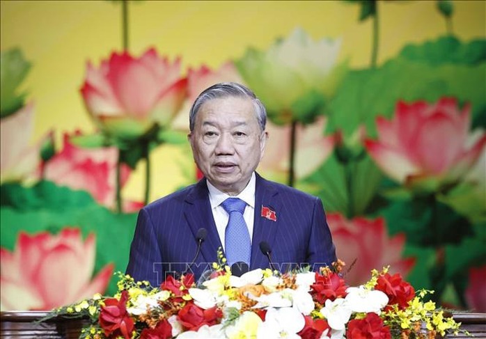 Tổng B&iacute; thư T&ocirc; L&acirc;m t&ocirc;n vinh những b&ocirc;ng hoa đẹp nhất trong thi đua y&ecirc;u nước - Ảnh 1.