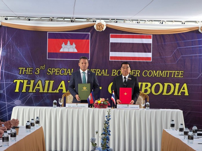 N&oacute;ng: Th&aacute;i Lan - Campuchia đồng &yacute; ngừng bắn ngay lập tức - Ảnh 1.