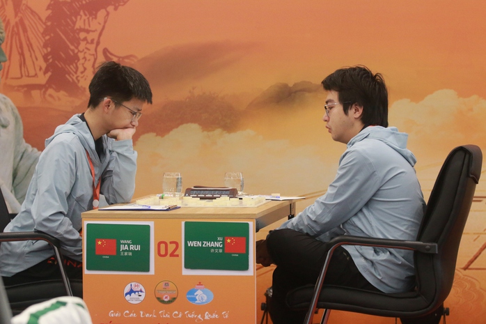 Nguyễn Th&agrave;nh Bảo hạ thần đồng Trung Quốc, tranh chung kết C&uacute;p Cờ tướng Phương Trang - Ảnh 3.